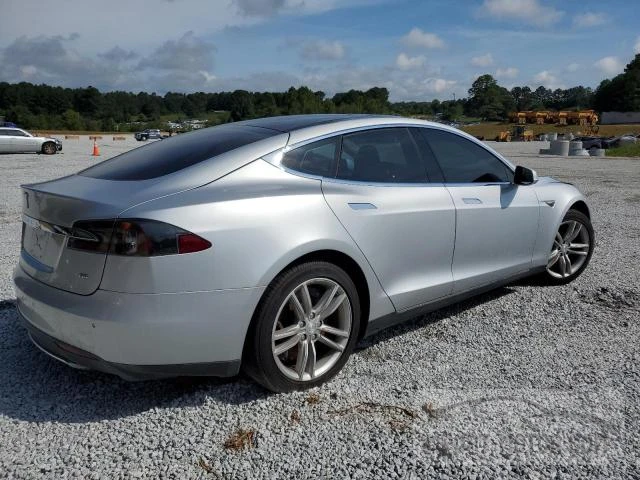 2013 Tesla Model S VIN: 5YJSA1DN5DFP17437 Lot: 63503323