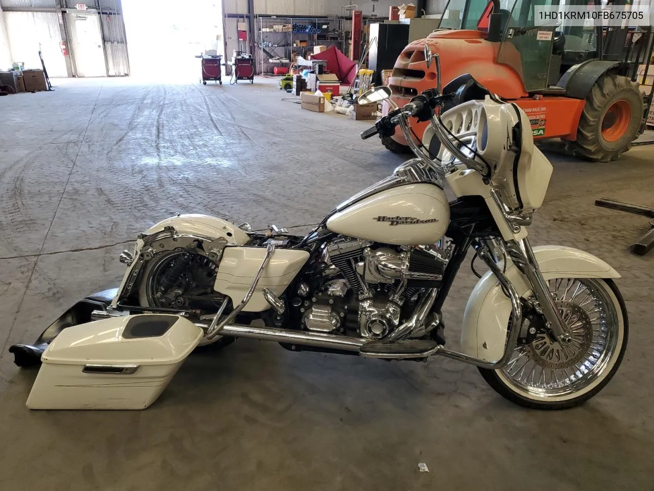 2015 Harley-Davidson Flhxs Street Glide Special VIN: 1HD1KRM10FB675705 Lot: 70487104