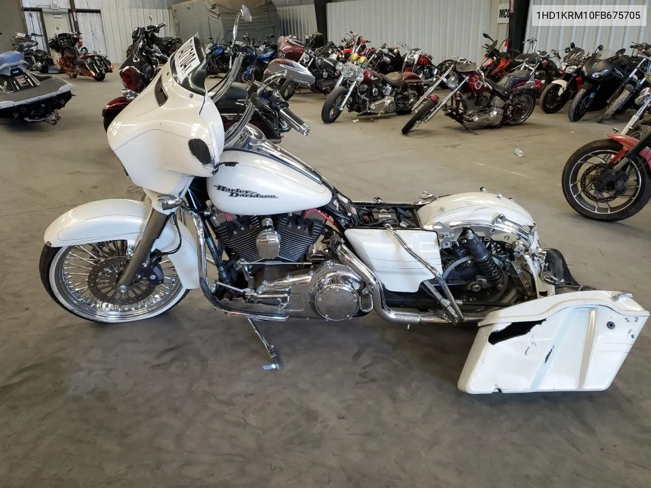 2015 Harley-Davidson Flhxs Street Glide Special VIN: 1HD1KRM10FB675705 Lot: 70487104