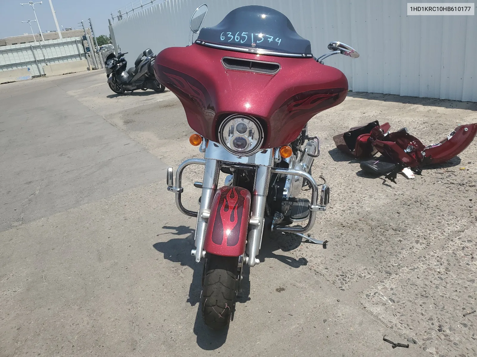 2017 Harley-Davidson Flhxs Street Glide Special VIN: 1HD1KRC10HB610177 Lot: 63651374