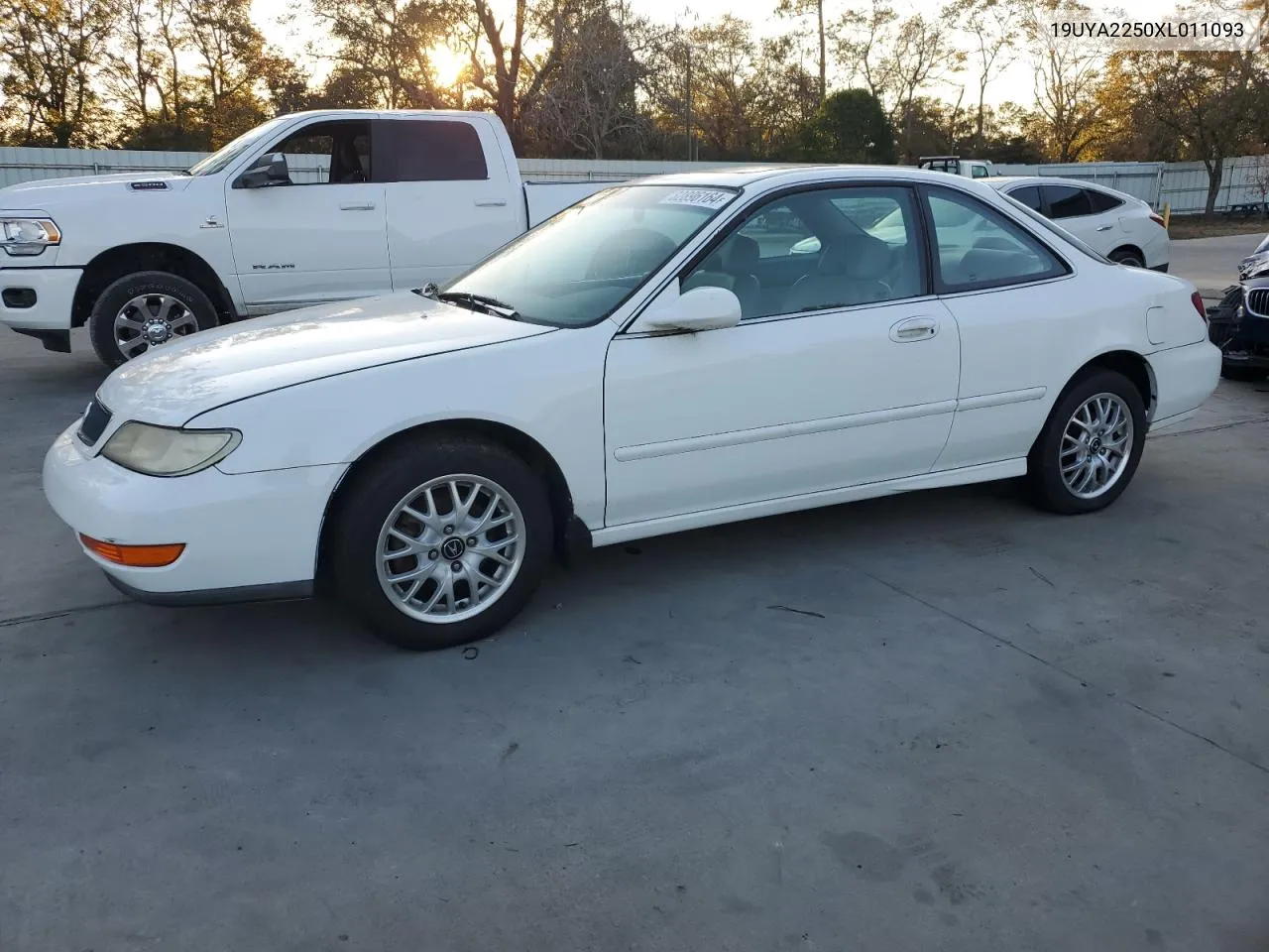 1999 Acura 3.0Cl VIN: 19UYA2250XL011093 Lot: 82896164