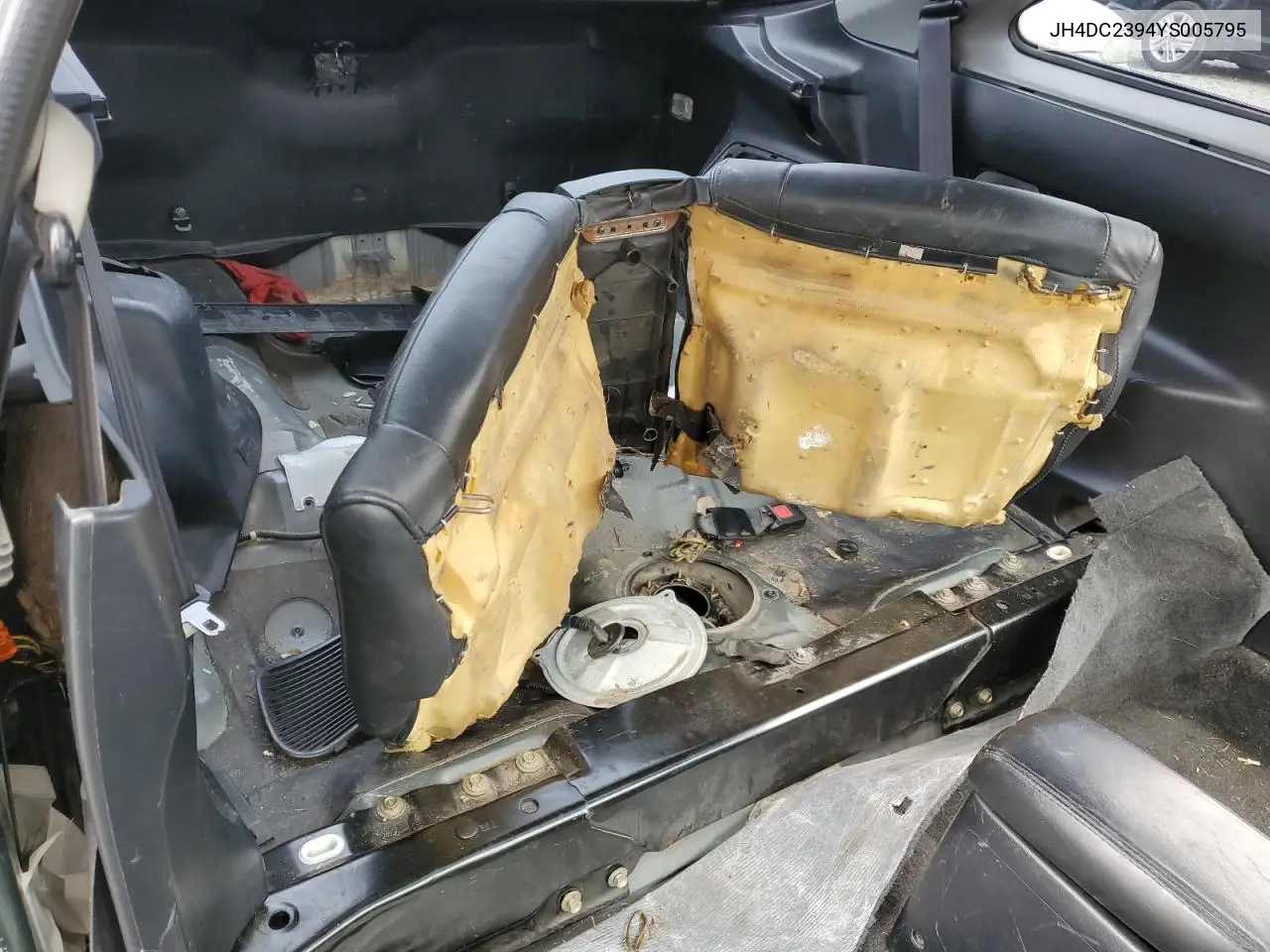 2000 Acura Integra Gsr VIN: JH4DC2394YS005795 Lot: 56994775