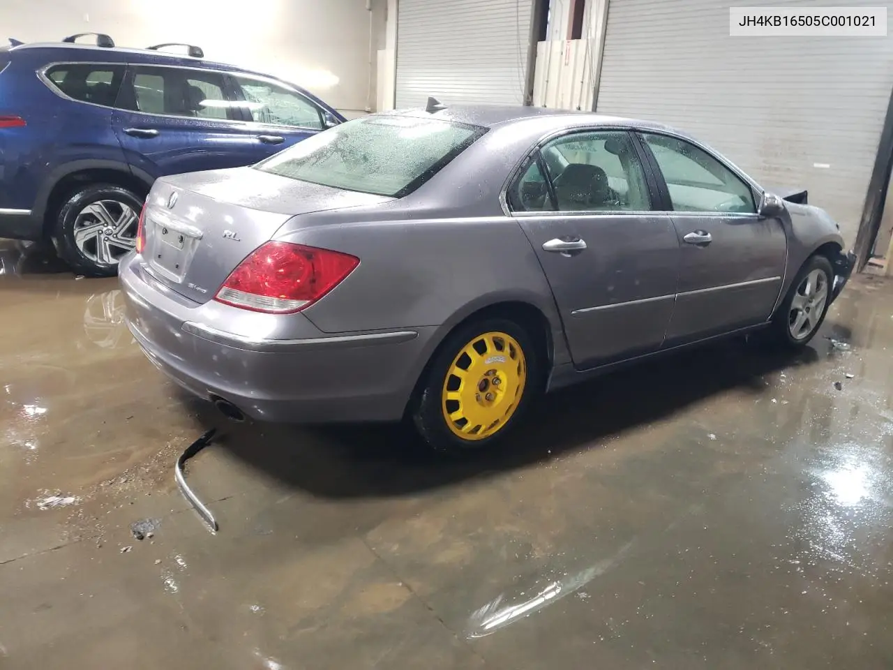 2005 Acura Rl VIN: JH4KB16505C001021 Lot: 45394305