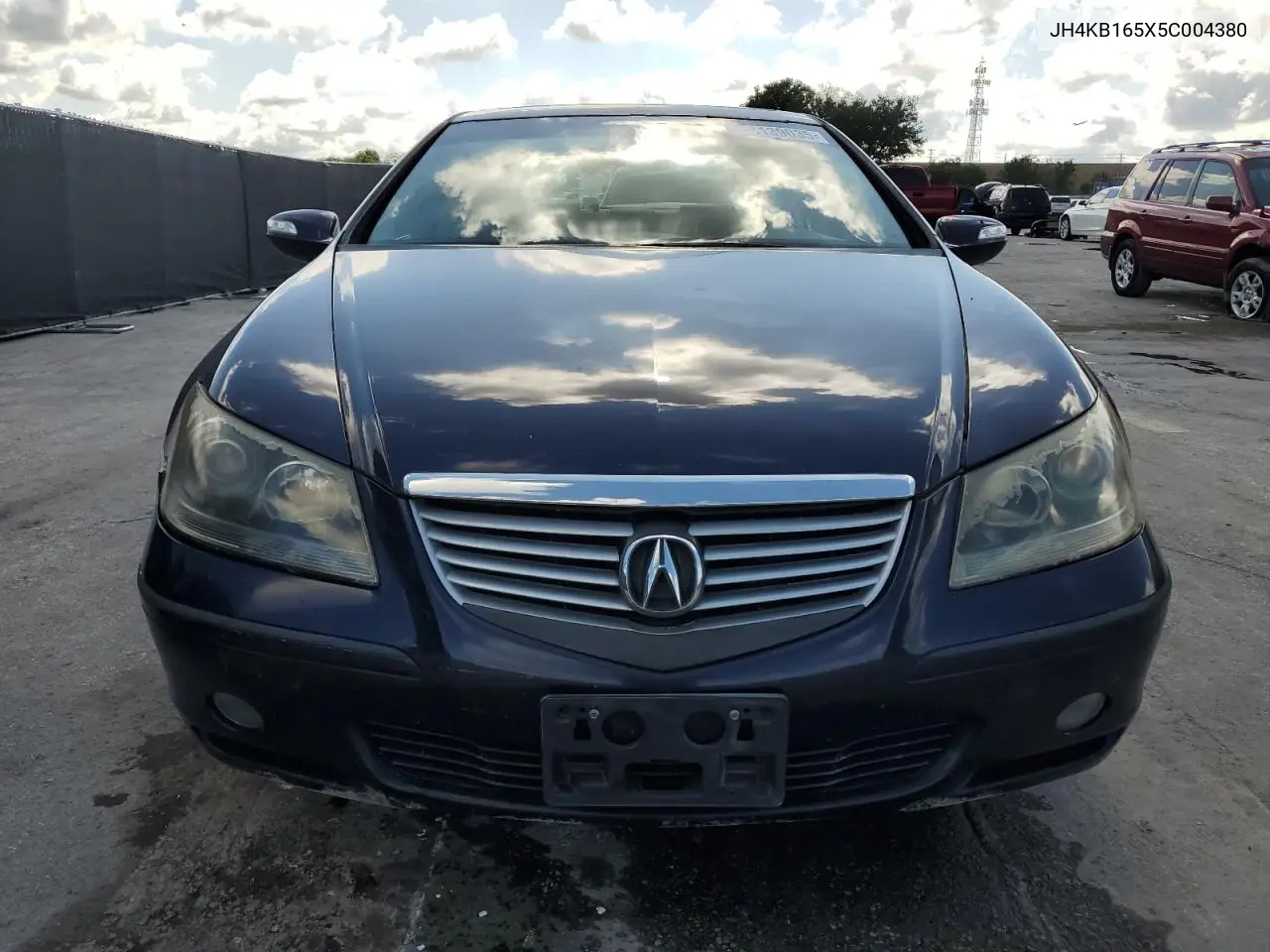 2005 Acura Rl VIN: JH4KB165X5C004380 Lot: 54139035