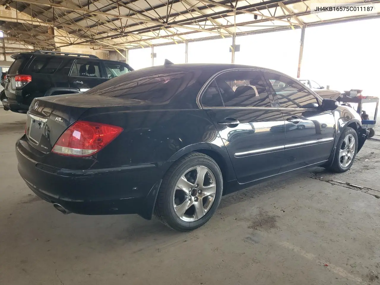 2005 Acura Rl VIN: JH4KB16575C011187 Lot: 60276655