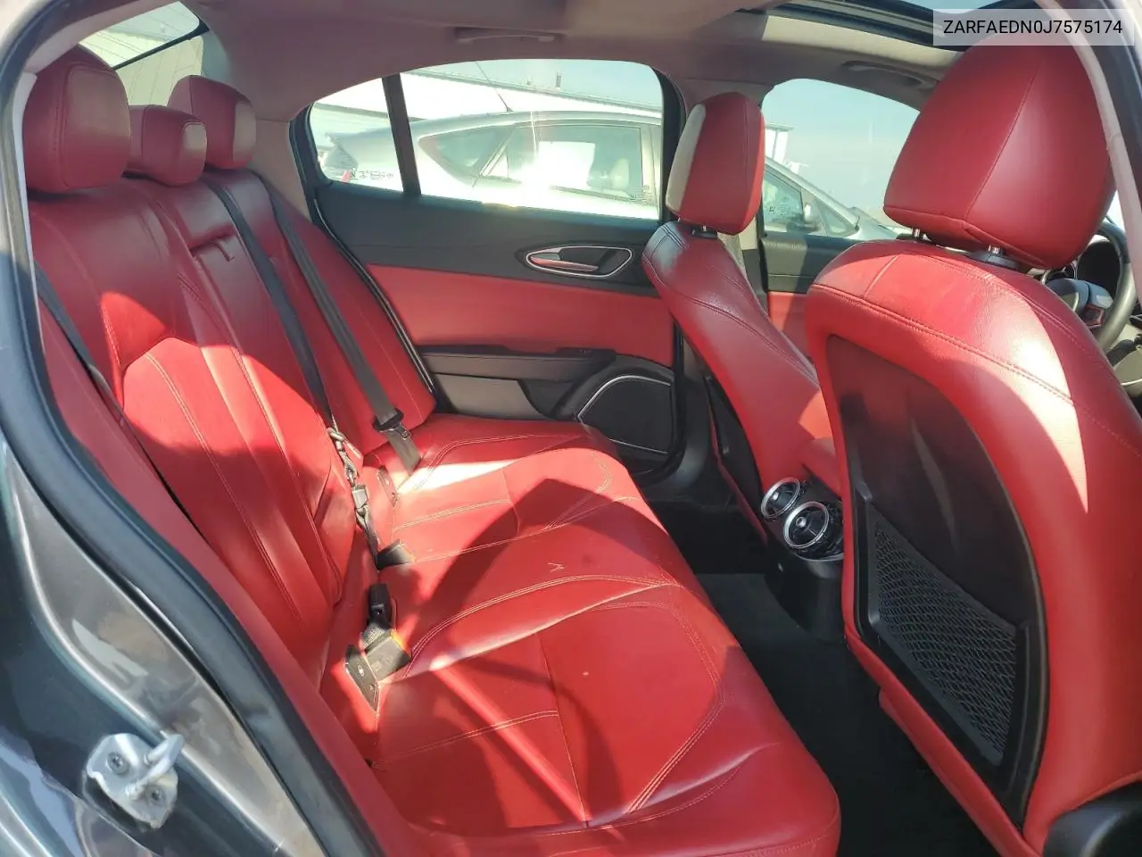 2018 Alfa Romeo Giulia Q4 VIN: ZARFAEDN0J7575174 Lot: 63627175
