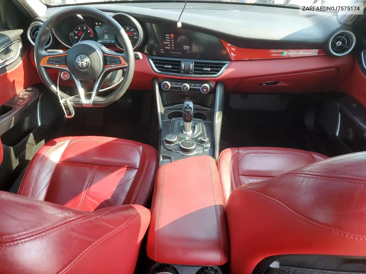 2018 Alfa Romeo Giulia Q4 VIN: ZARFAEDN0J7575174 Lot: 63627175