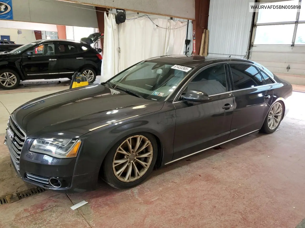 2011 Audi A8 L Quattro VIN: WAURVAFD5BN005898 Lot: 61433365