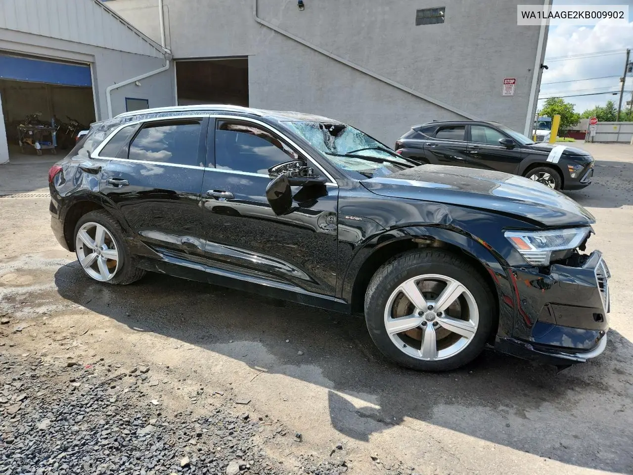 2019 Audi E-Tron Premium Plus VIN: WA1LAAGE2KB009902 Lot: 64760245