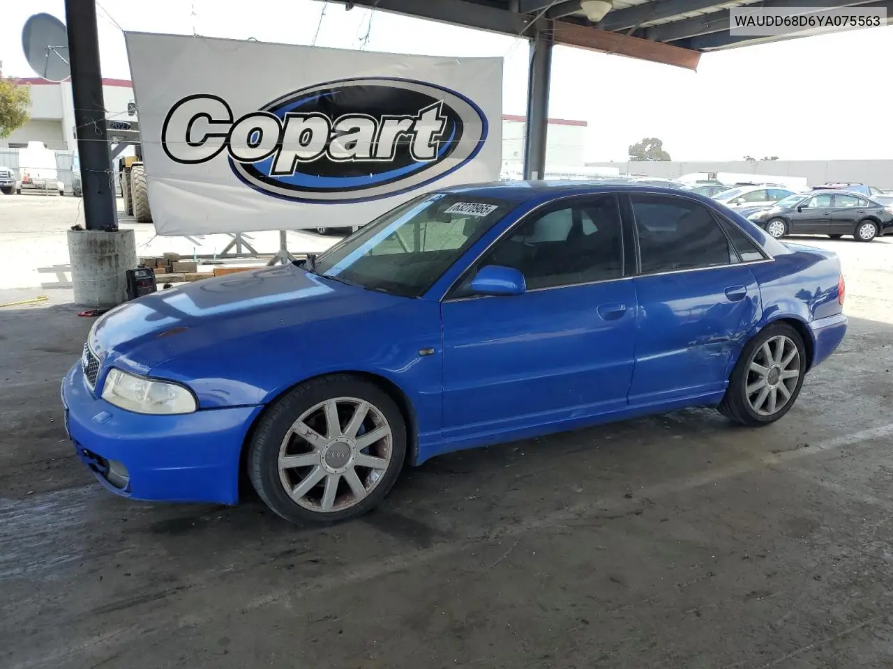 2000 Audi S4 2.7 Quattro VIN: WAUDD68D6YA075563 Lot: 63270965