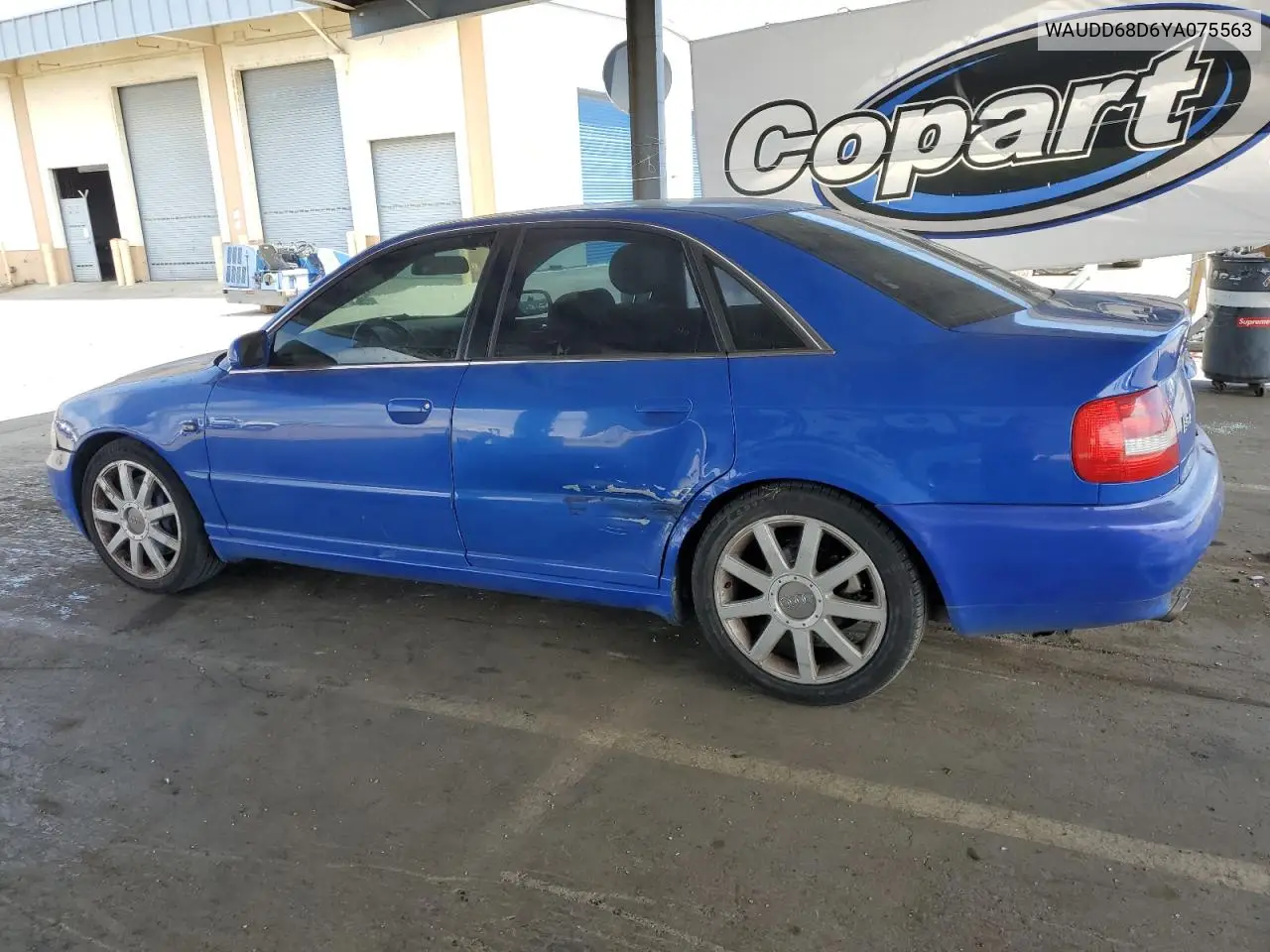 2000 Audi S4 2.7 Quattro VIN: WAUDD68D6YA075563 Lot: 63270965