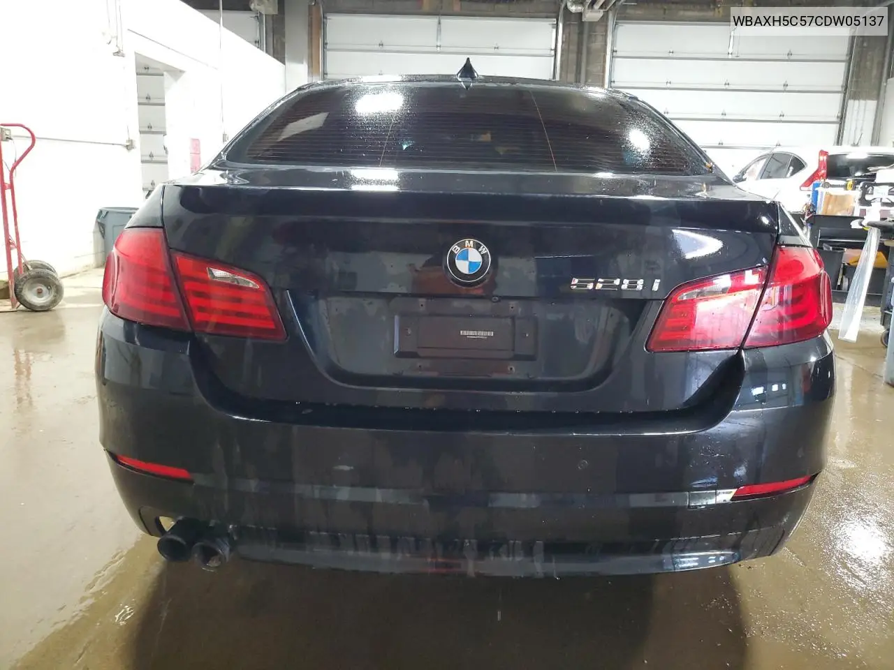 2012 BMW 528 Xi VIN: WBAXH5C57CDW05137 Lot: 63267655