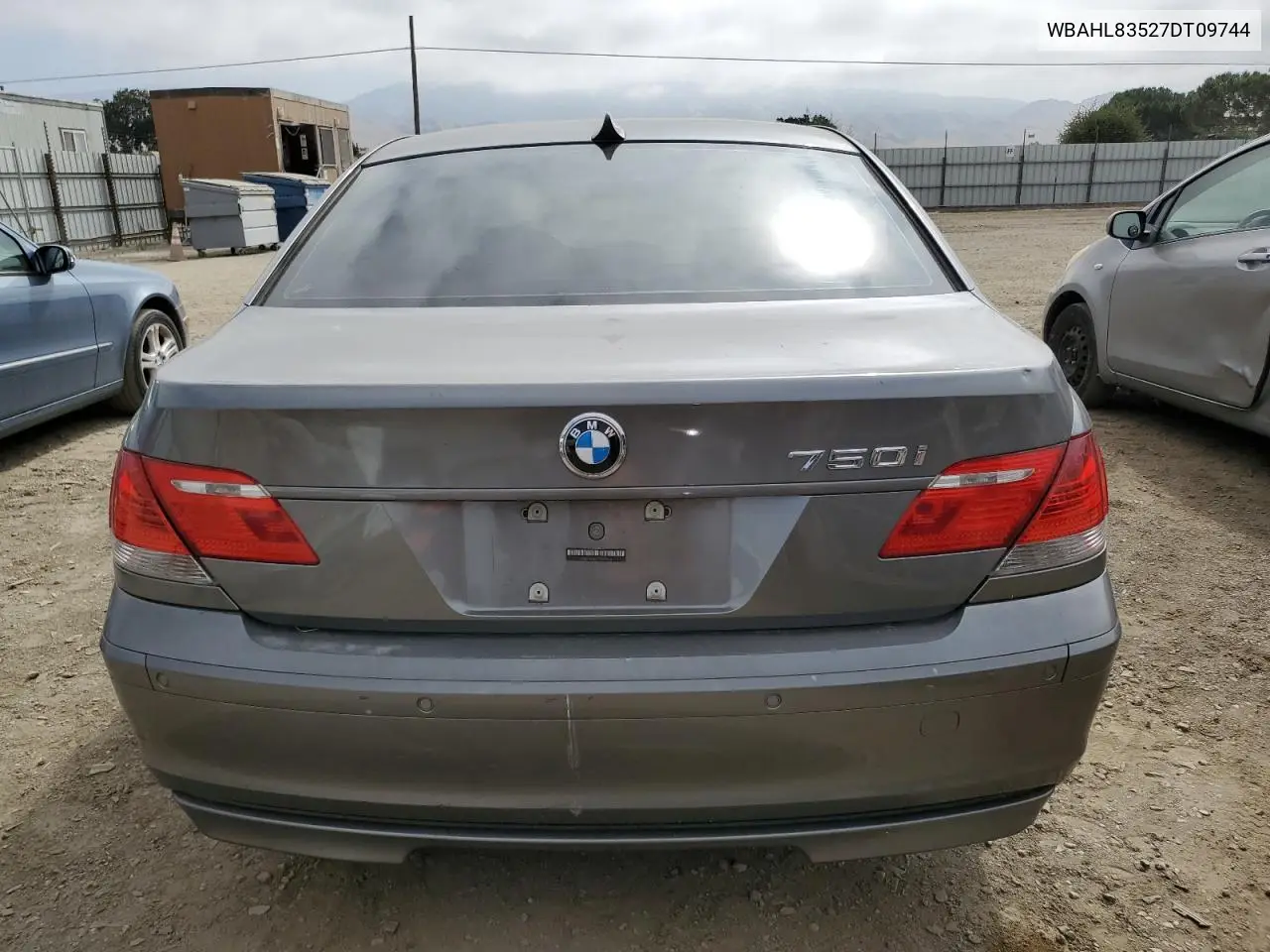 2007 BMW 750 I VIN: WBAHL83527DT09744 Lot: 62309195