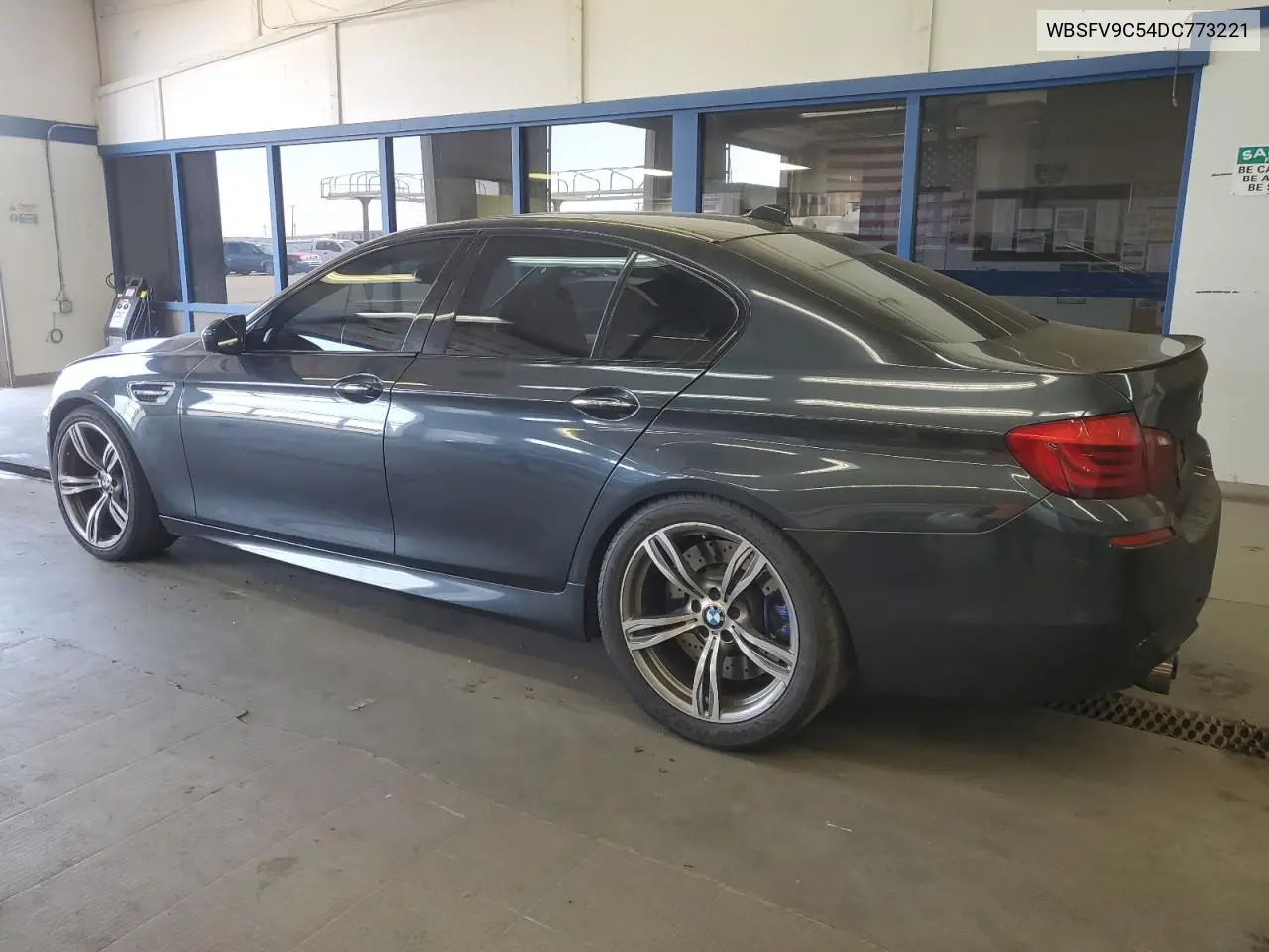 2013 BMW M5 VIN: WBSFV9C54DC773221 Lot: 54831865