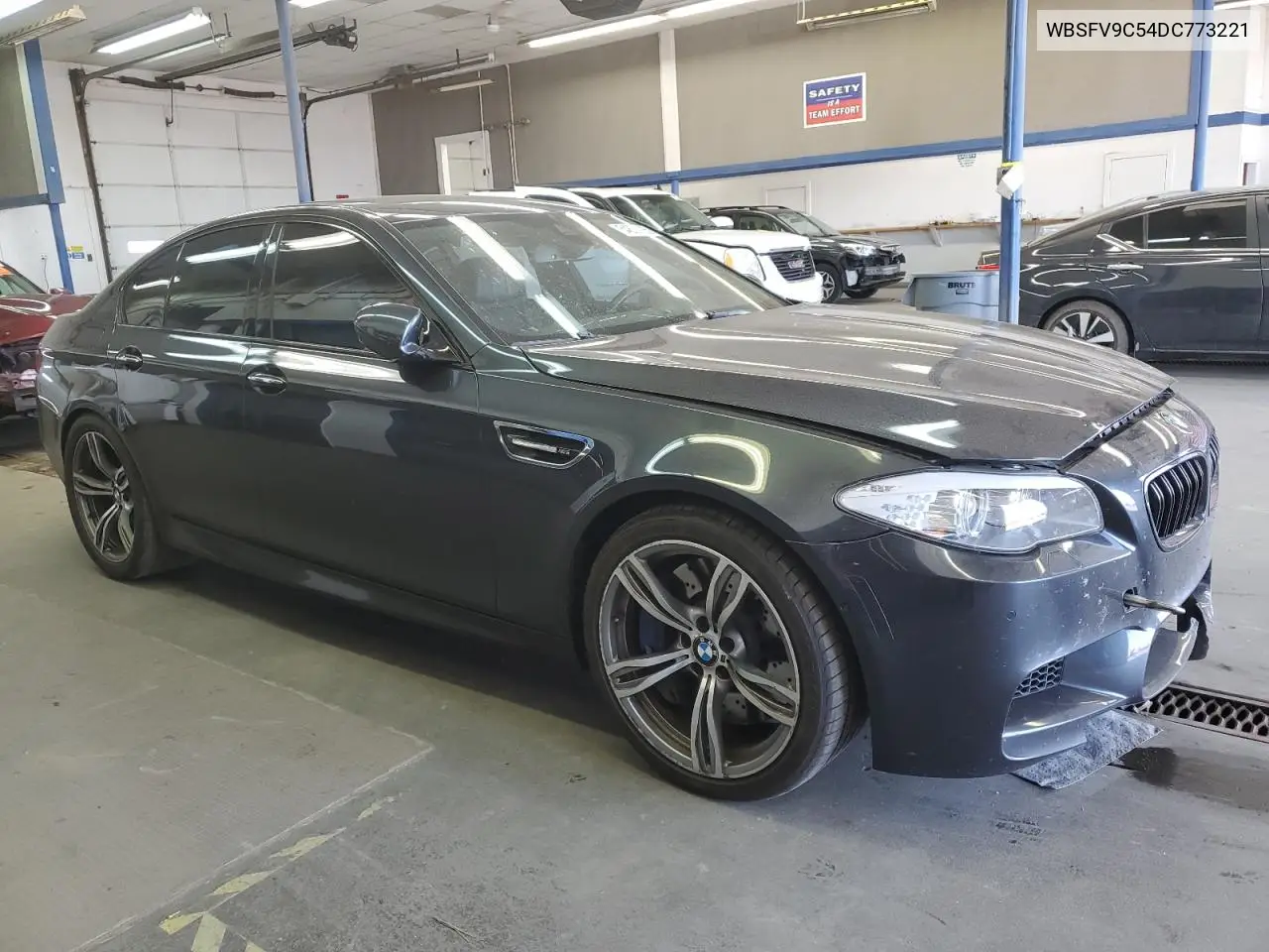 2013 BMW M5 VIN: WBSFV9C54DC773221 Lot: 54831865