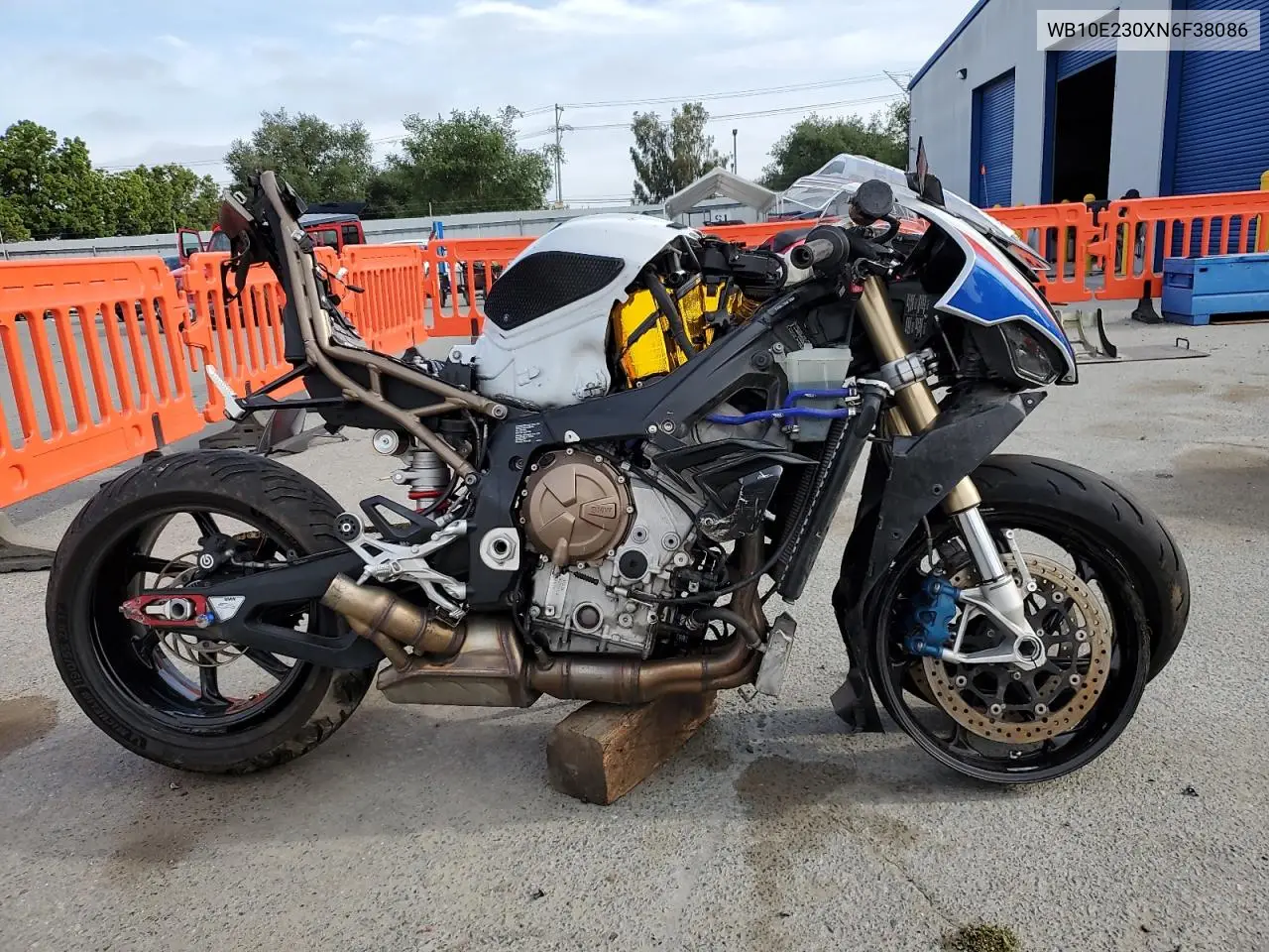 2022 BMW S 1000 Rr VIN: WB10E230XN6F38086 Lot: 55690405