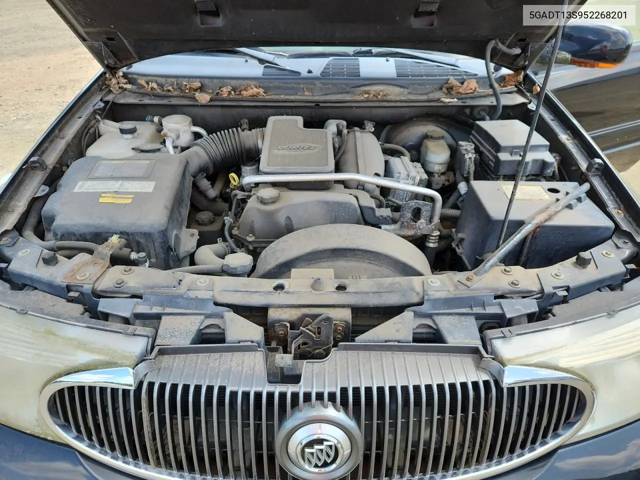 2005 Buick Rainier Cxl VIN: 5GADT13S952268201 Lot: 65926105