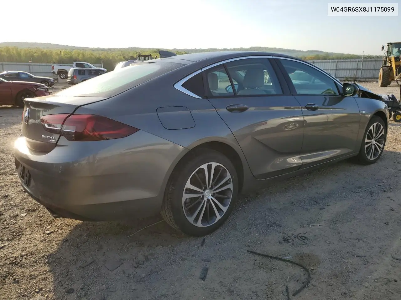 2018 Buick Regal Essence VIN: W04GR6SX8J1175099 Lot: 53128555