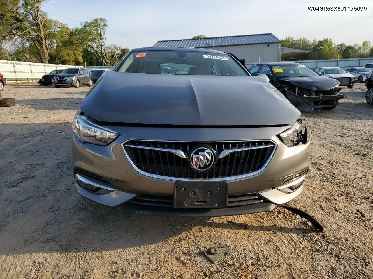 2018 Buick Regal Essence VIN: W04GR6SX8J1175099 Lot: 53128555