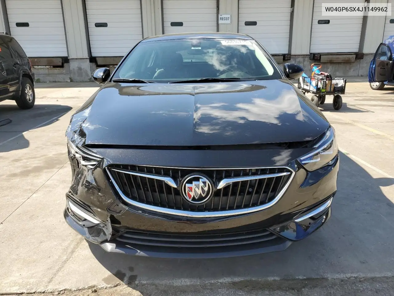 2018 Buick Regal Essence VIN: W04GP6SX4J1149962 Lot: 56836715