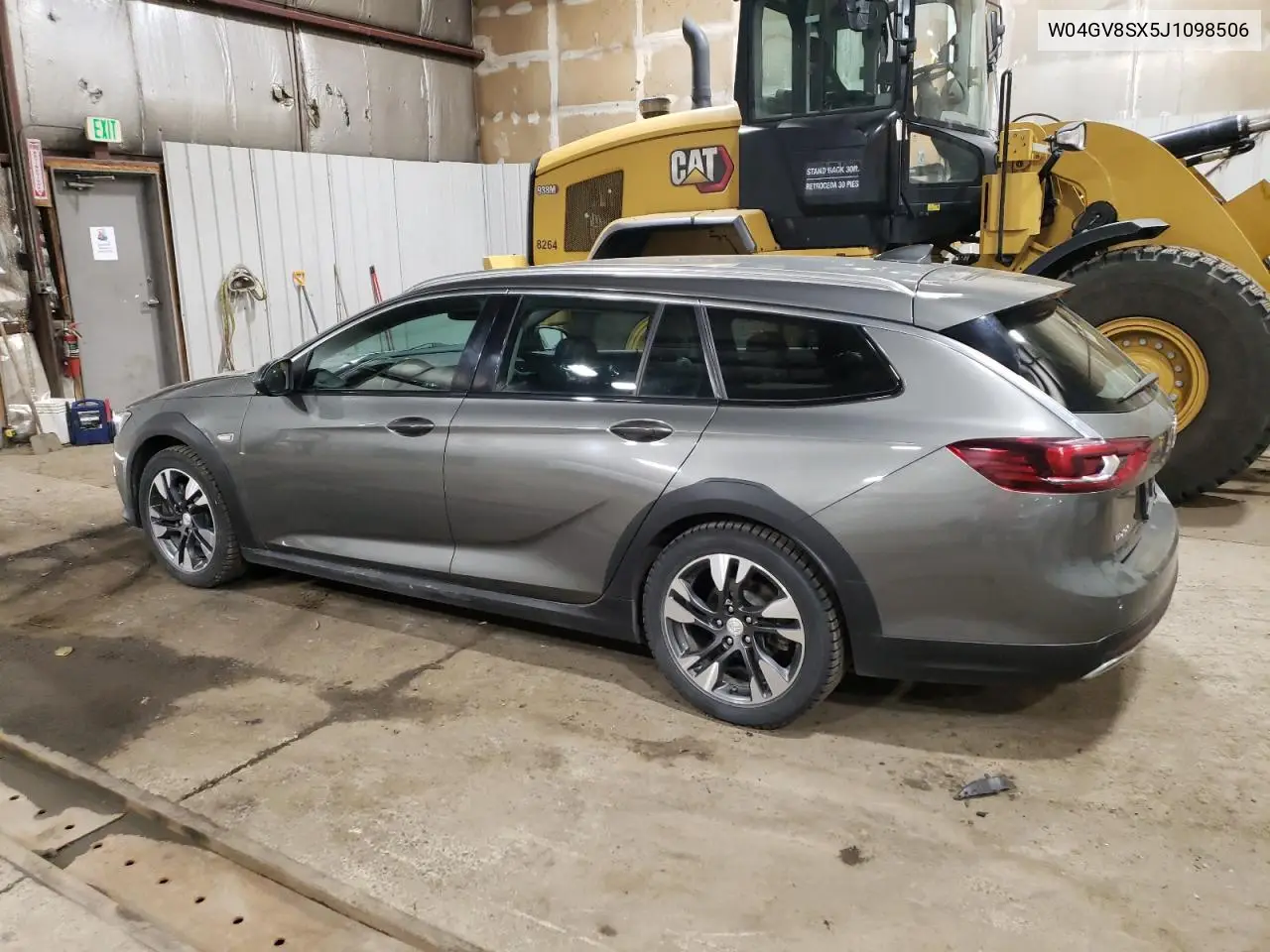 2018 Buick Regal Tourx Essence VIN: W04GV8SX5J1098506 Lot: 60330675