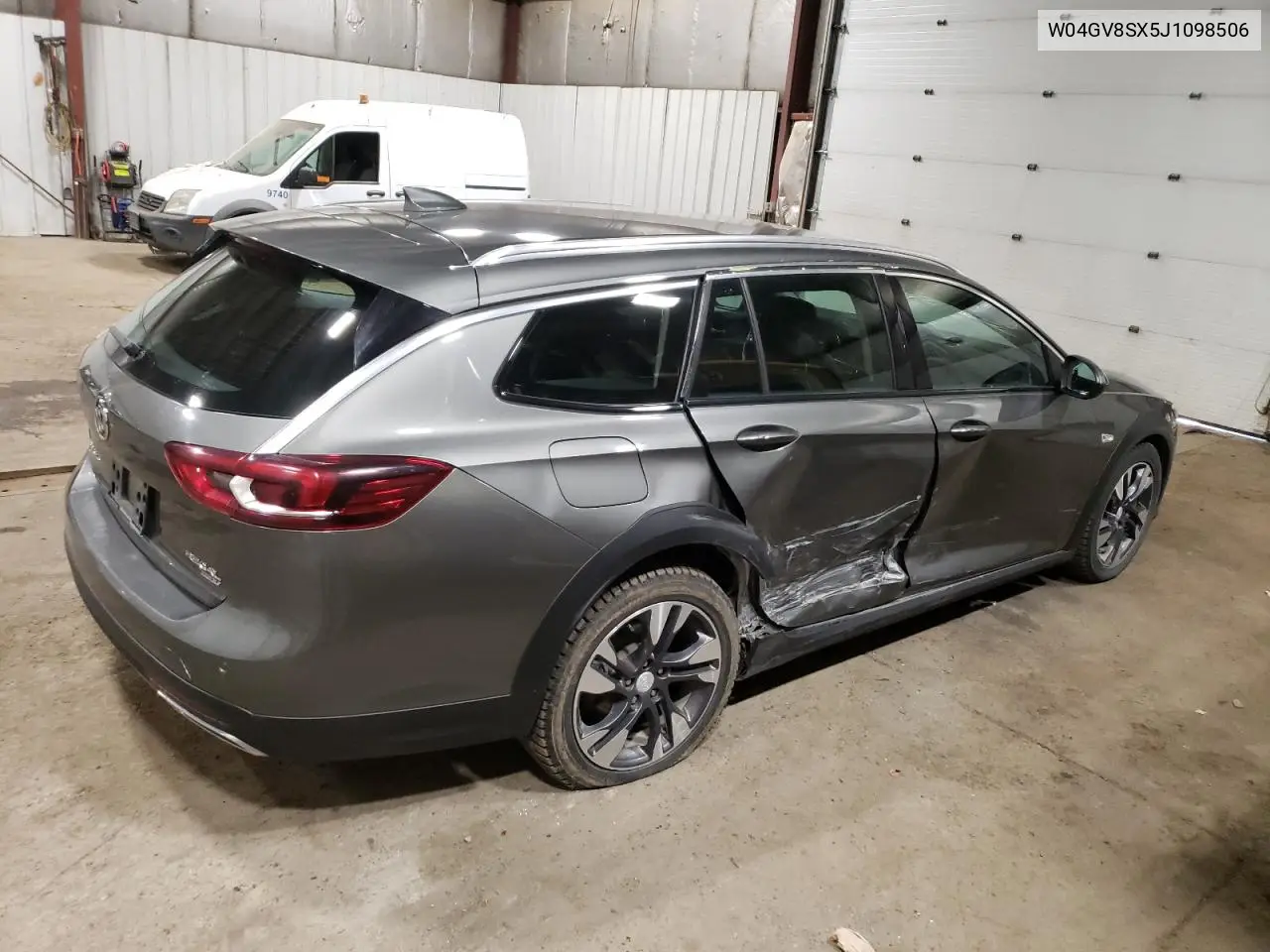 2018 Buick Regal Tourx Essence VIN: W04GV8SX5J1098506 Lot: 60330675