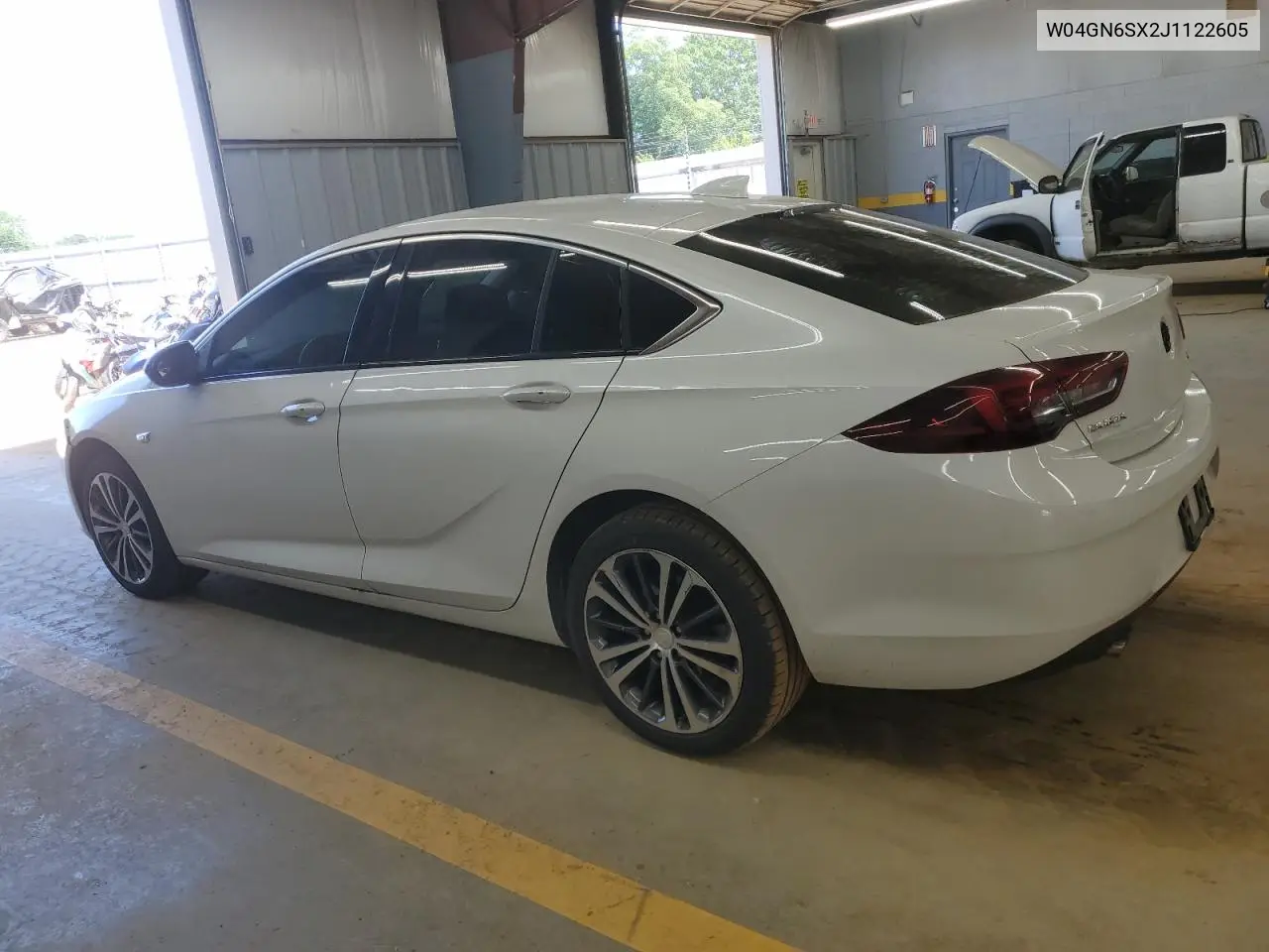 2018 Buick Regal Preferred Ii VIN: W04GN6SX2J1122605 Lot: 61604145