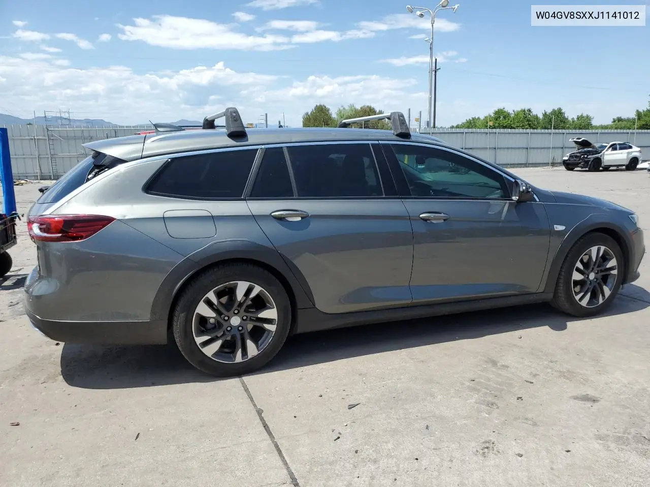 2018 Buick Regal Tourx Essence VIN: W04GV8SXXJ1141012 Lot: 62428105