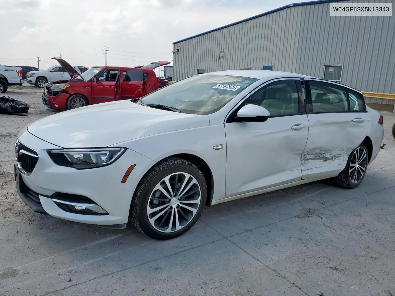 2019 Buick Regal Essence VIN: W04GP6SX5K13843 Lot: 57594625