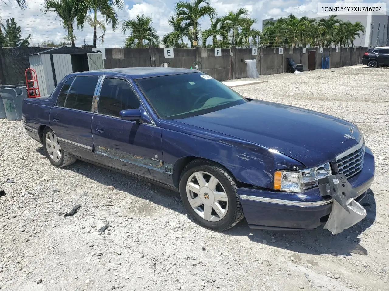 1999 Cadillac Deville VIN: 1G6KD54Y7XU786704 Lot: 61730015