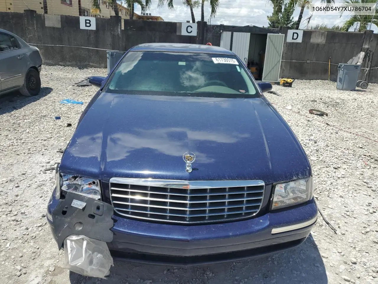 1999 Cadillac Deville VIN: 1G6KD54Y7XU786704 Lot: 61730015