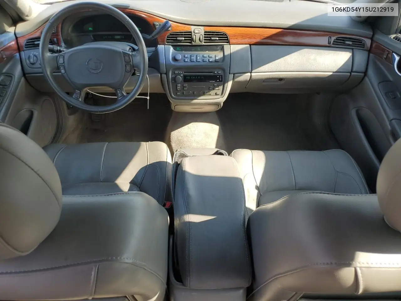 2005 Cadillac Deville VIN: 1G6KD54Y15U212919 Lot: 61608375