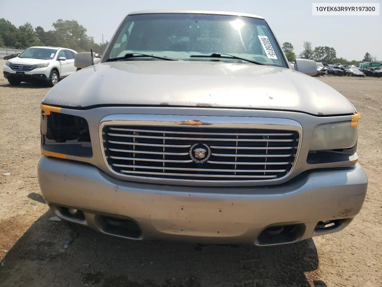 2000 Cadillac Escalade Luxury VIN: 1GYEK63R9YR197300 Lot: 60026815