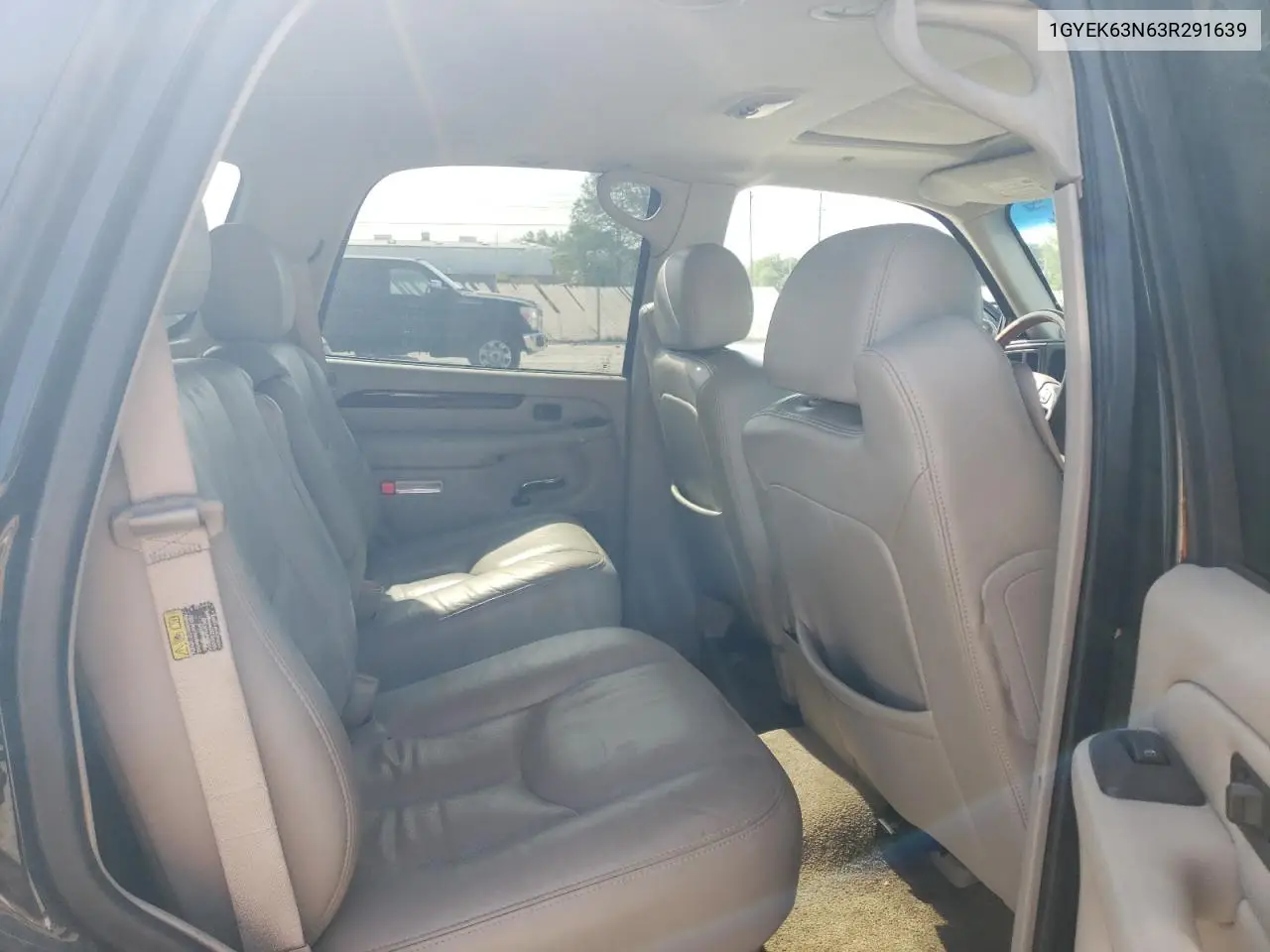 2003 Cadillac Escalade Luxury VIN: 1GYEK63N63R291639 Lot: 53699495