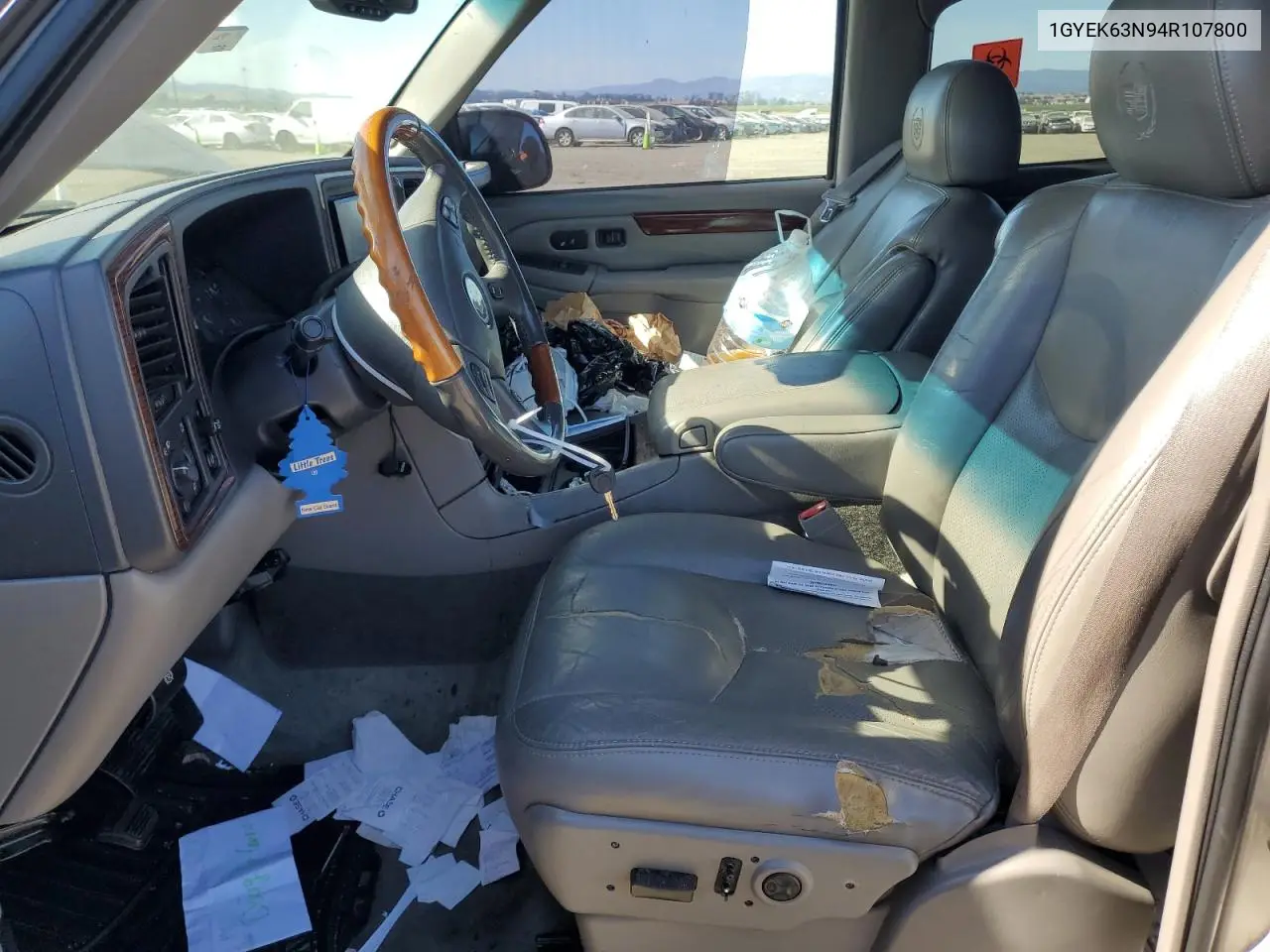 2004 Cadillac Escalade Luxury VIN: 1GYEK63N94R107800 Lot: 56382875