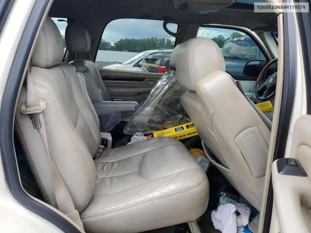 2004 Cadillac Escalade Luxury VIN: 1GYEK63N84R119579 Lot: 60882945