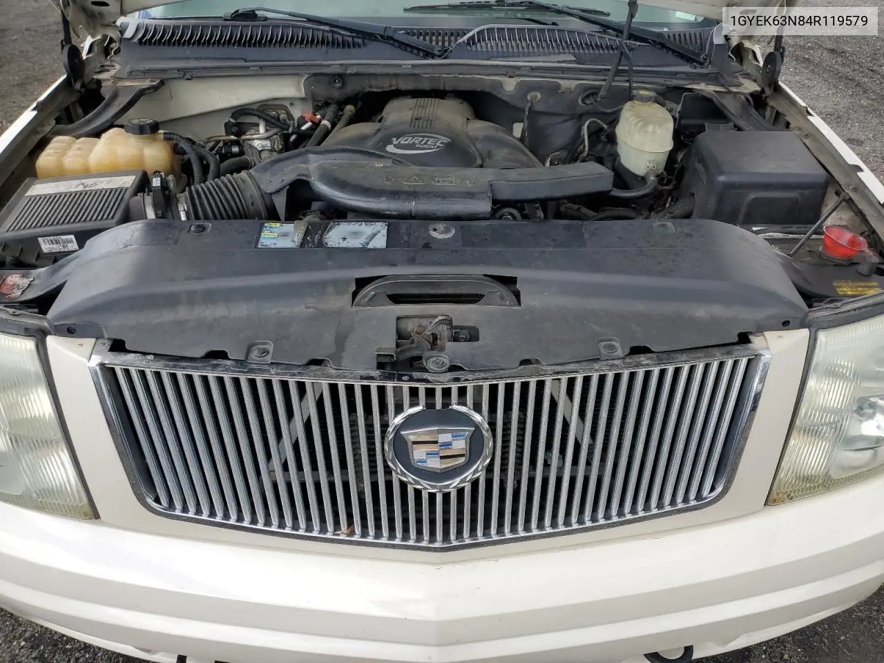 2004 Cadillac Escalade Luxury VIN: 1GYEK63N84R119579 Lot: 60882945