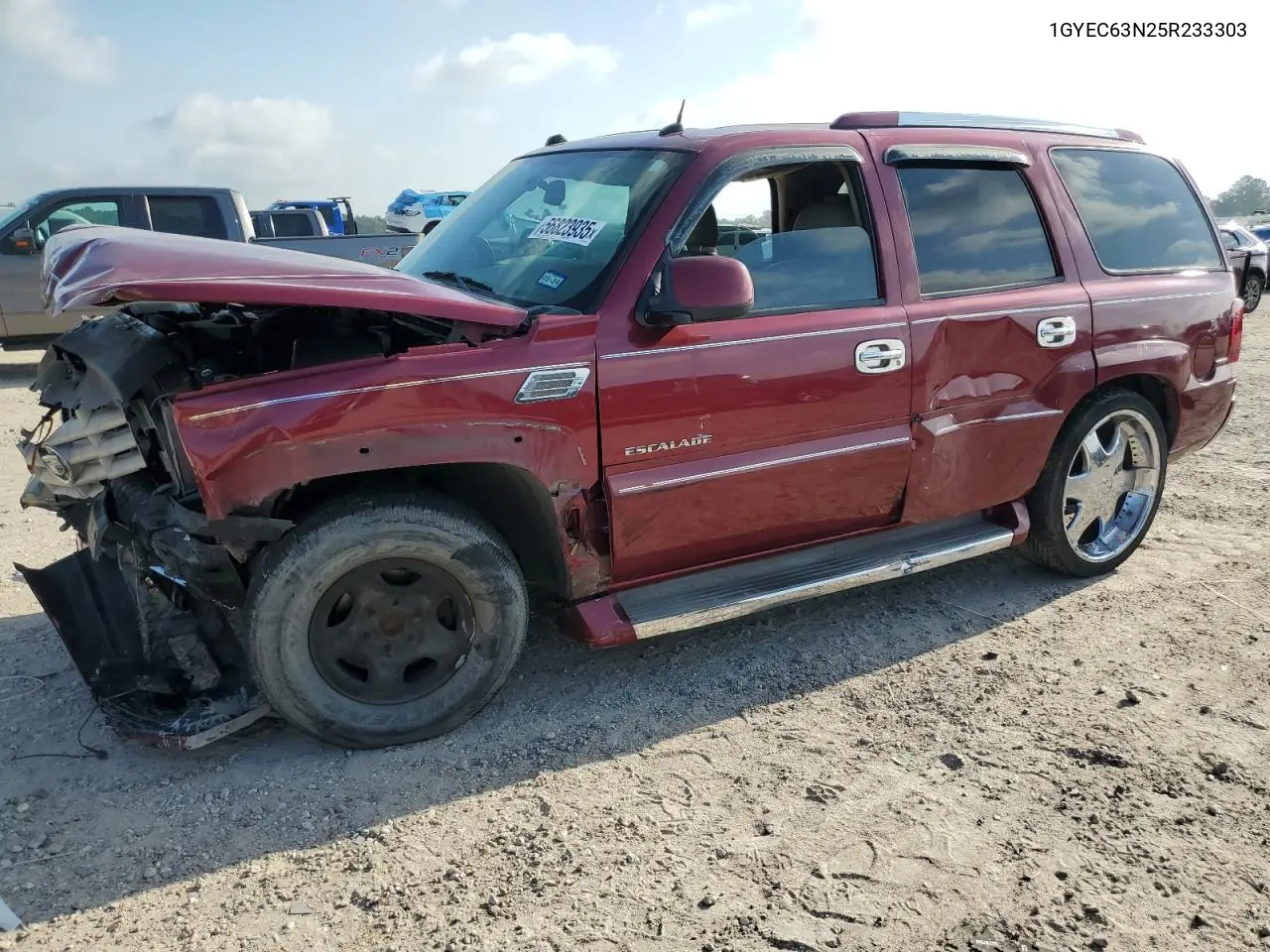 2005 Cadillac Escalade Luxury VIN: 1GYEC63N25R233303 Lot: 56823935