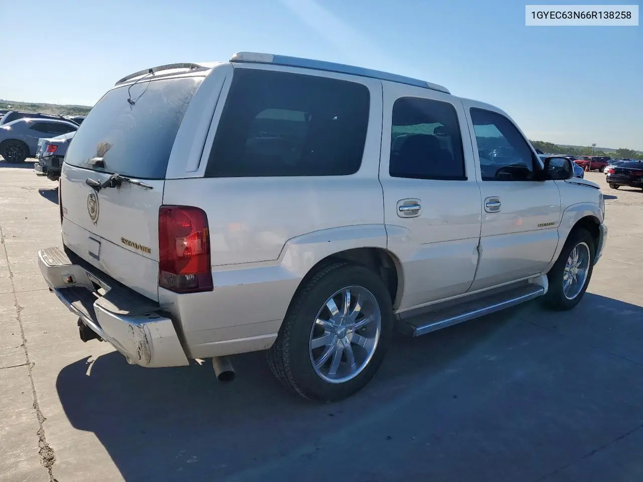 2006 Cadillac Escalade Luxury VIN: 1GYEC63N66R138258 Lot: 55651135