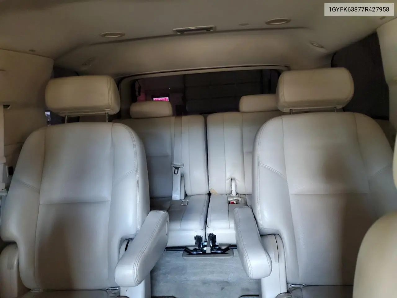2007 Cadillac Escalade Luxury VIN: 1GYFK63877R427958 Lot: 64751035
