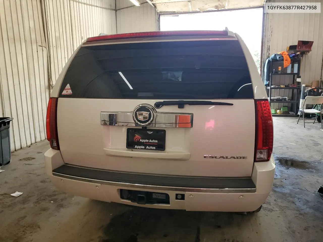 2007 Cadillac Escalade Luxury VIN: 1GYFK63877R427958 Lot: 64751035