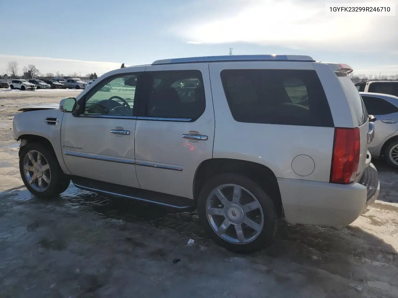 2009 Cadillac Escalade Luxury VIN: 1GYFK23299R246710 Lot: 41768465