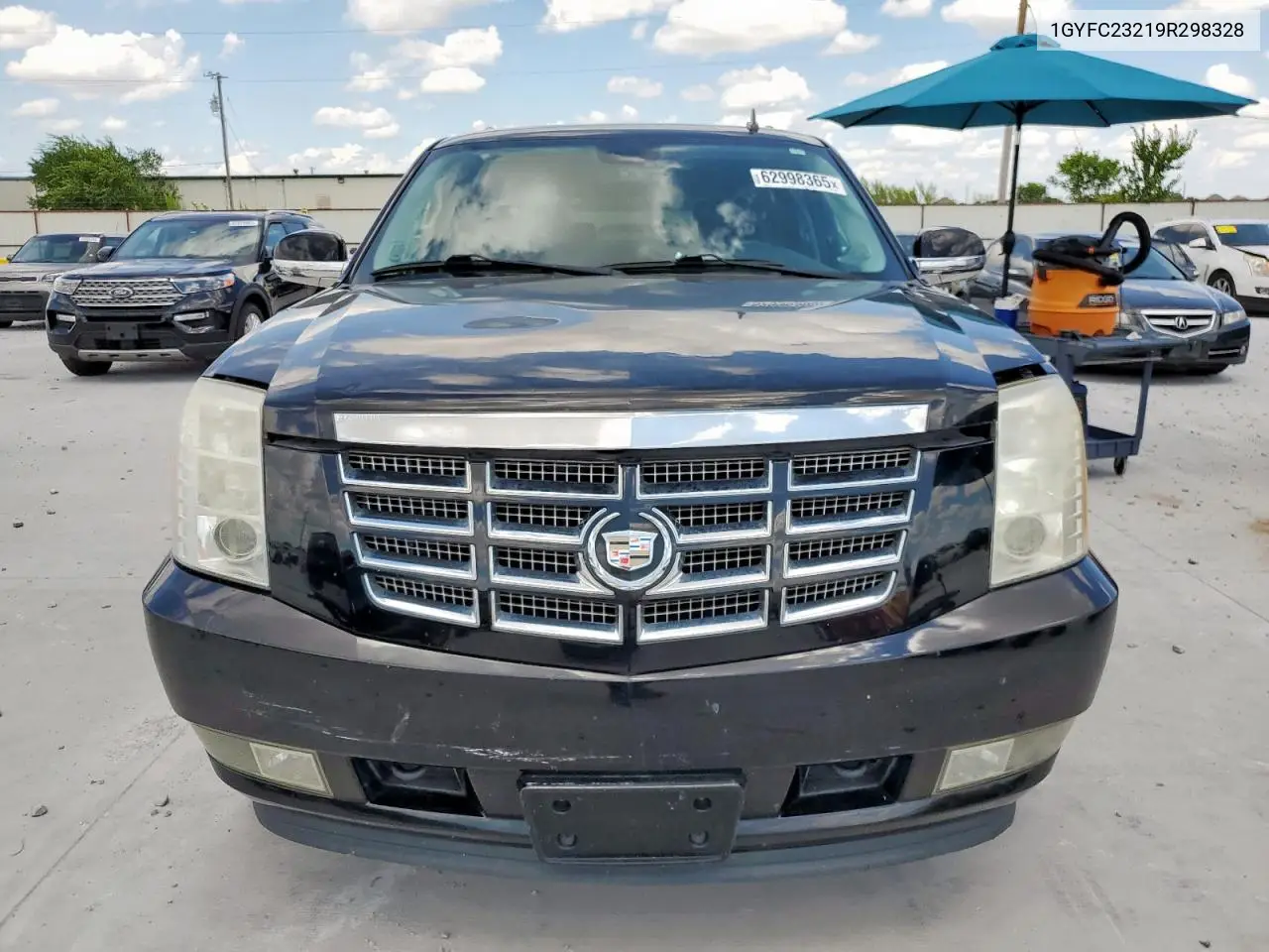 2009 Cadillac Escalade Luxury VIN: 1GYFC23219R298328 Lot: 62998365