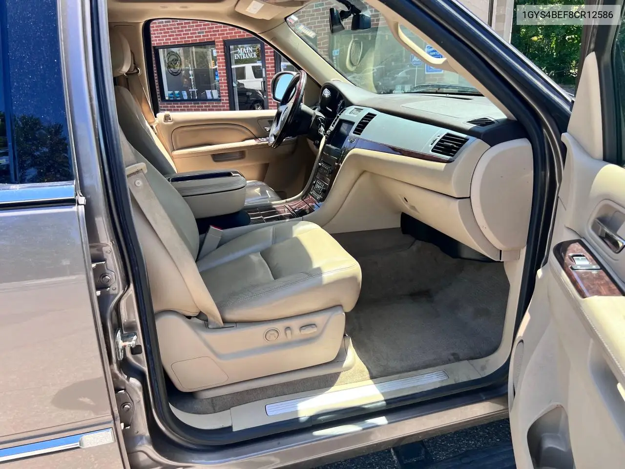 2012 Cadillac Escalade Luxury VIN: 1GYS4BEF8CR12586 Lot: 63012505