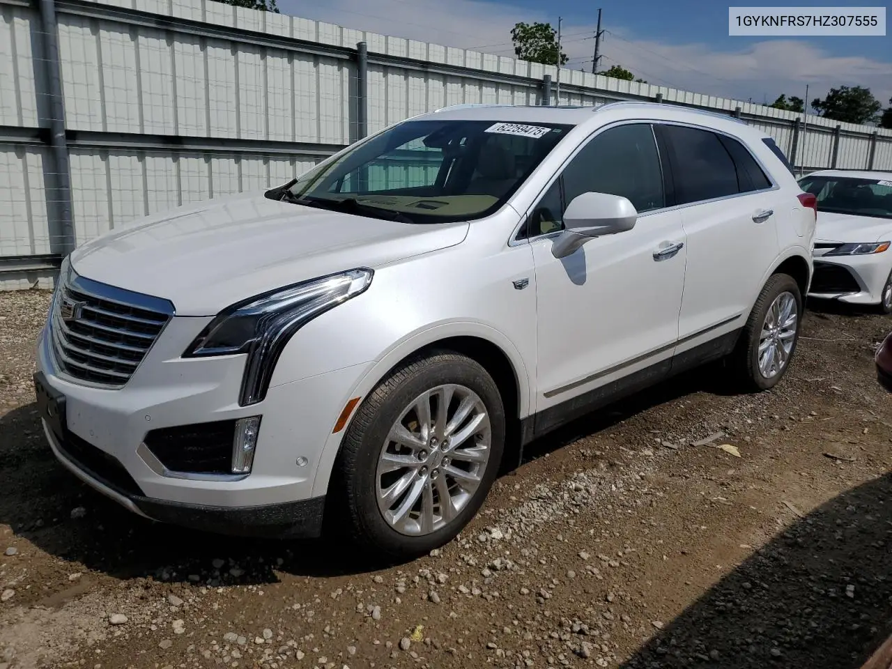 2017 Cadillac Xt5 Platinum VIN: 1GYKNFRS7HZ307555 Lot: 62259475