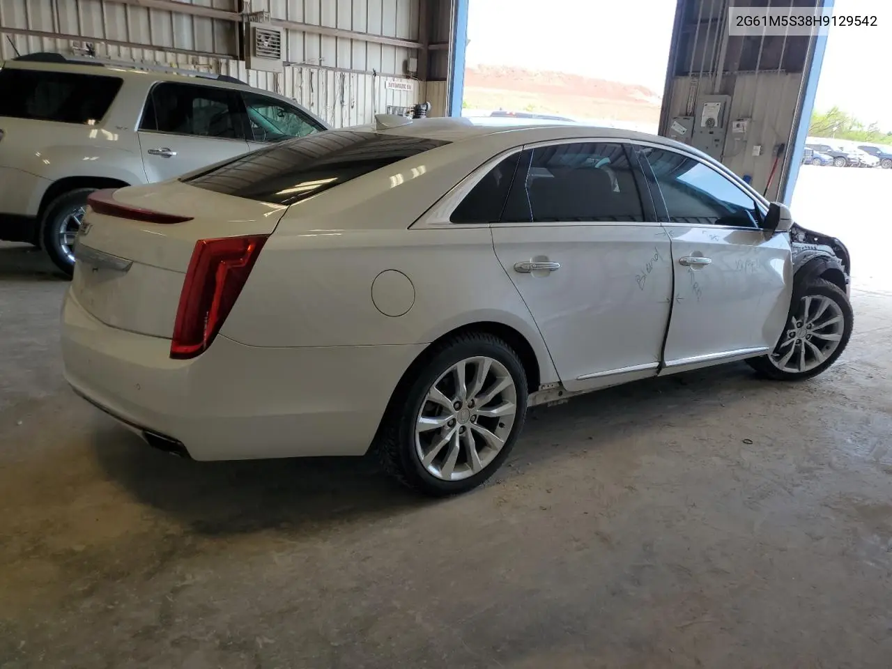 2017 Cadillac Xts Luxury VIN: 2G61M5S38H9129542 Lot: 53128225