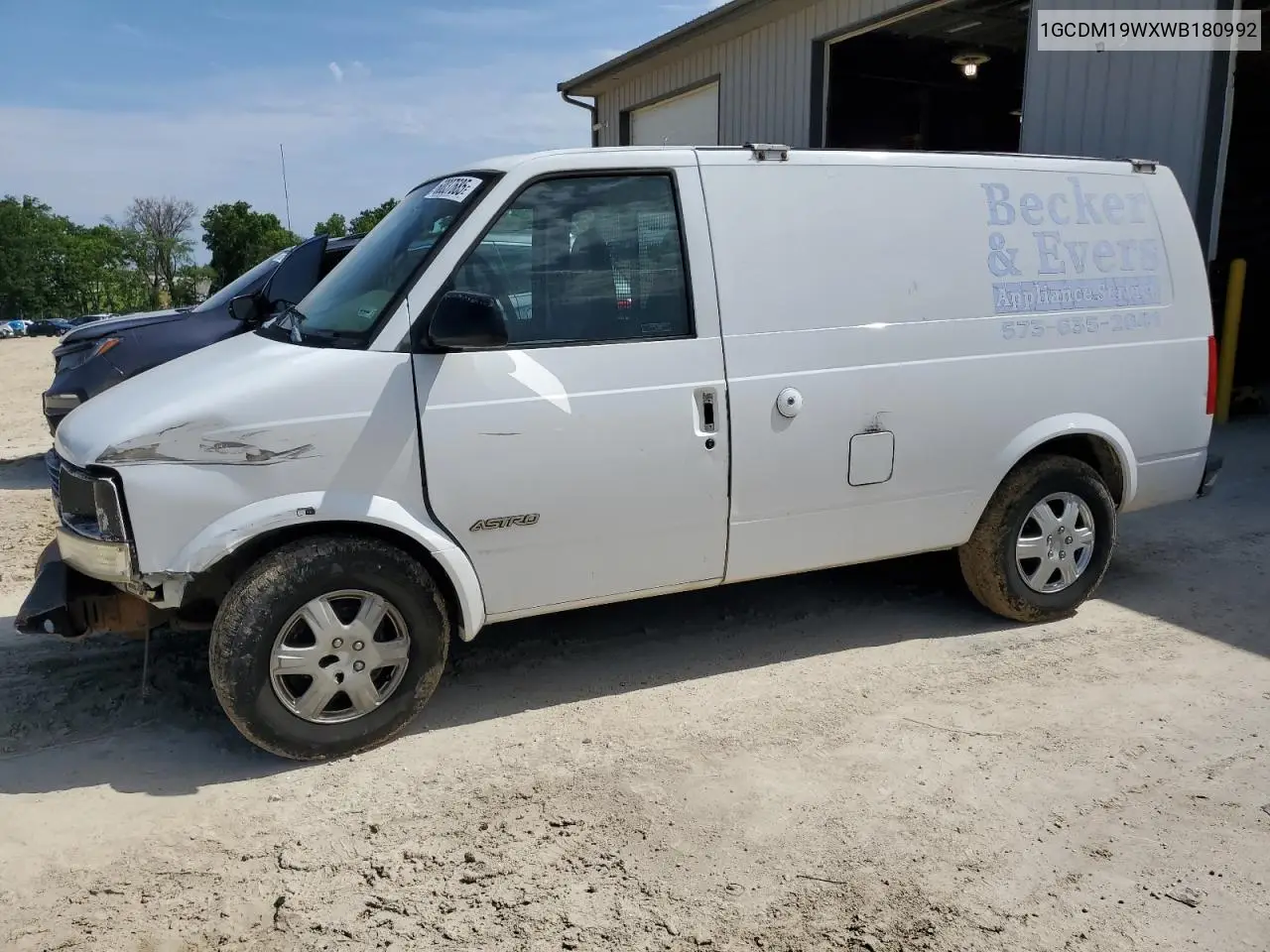 1998 Chevrolet Astro VIN: 1GCDM19WXWB180992 Lot: 60037685