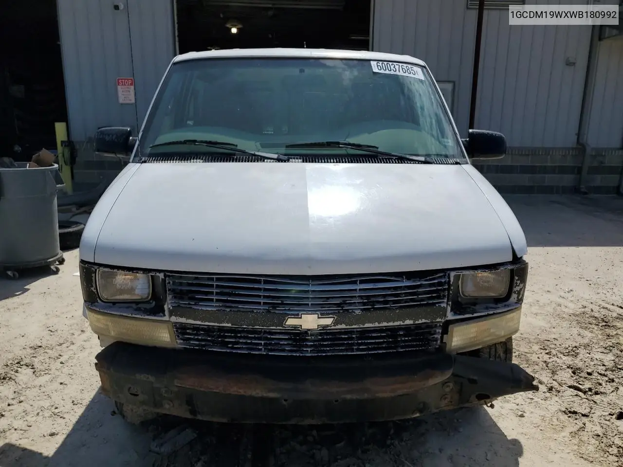 1998 Chevrolet Astro VIN: 1GCDM19WXWB180992 Lot: 60037685
