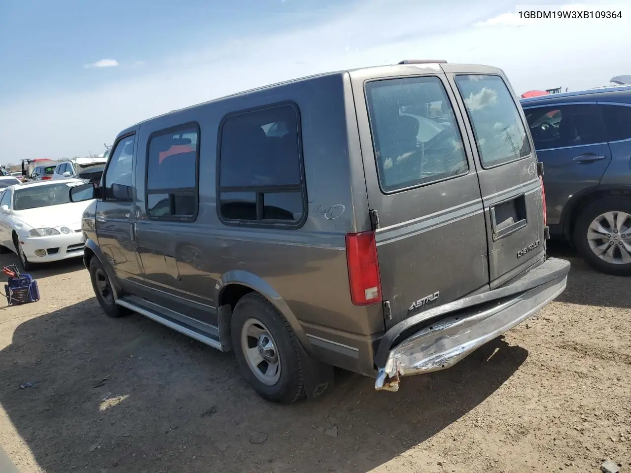 1999 Chevrolet Astro VIN: 1GBDM19W3XB109364 Lot: 52816735