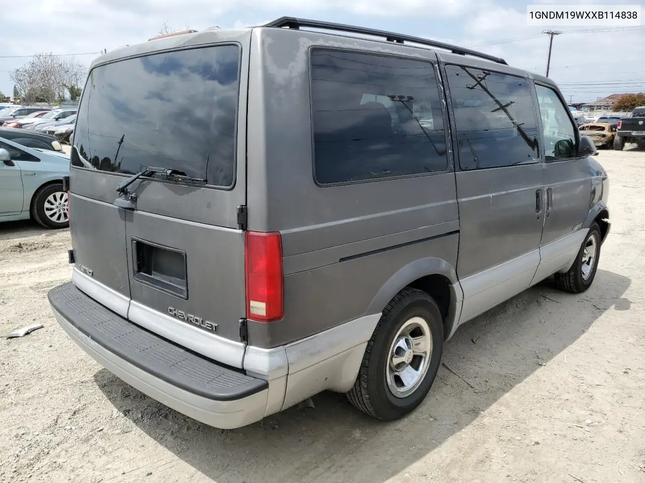 1999 Chevrolet Astro VIN: 1GNDM19WXXB114838 Lot: 55070715